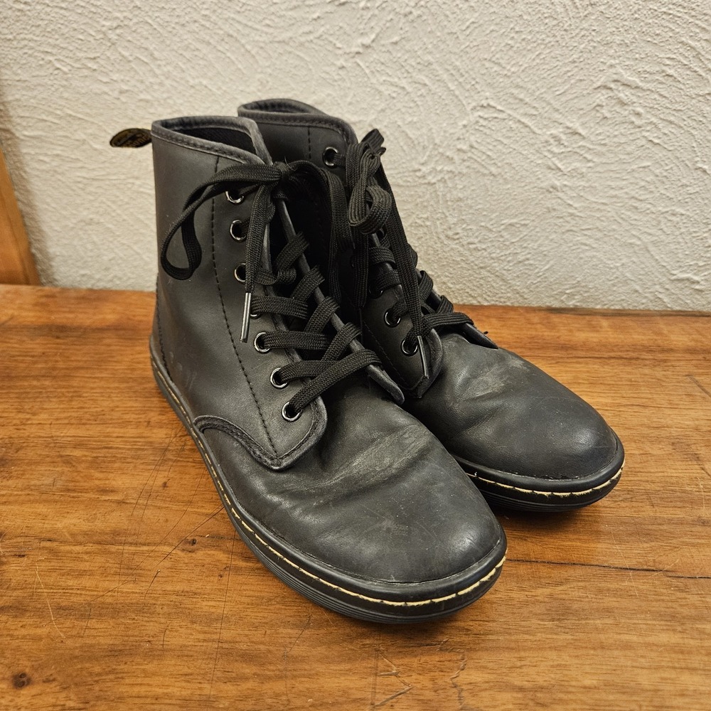 Dr Martens Shoreditch Black Leather Eyelet Combat Sneaker Boots Womens 7‎